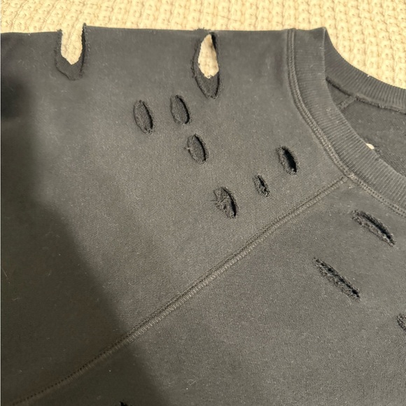 Chelsea DeBoer By Lily & Lottie Distressed Pullover Sweater Size M (#229) - Picture 5 of 11